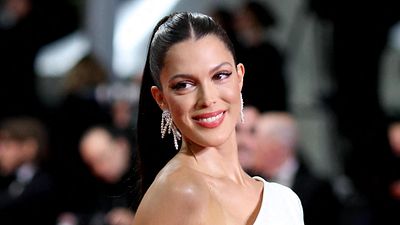 image de la news Iris Mittenaere : ce que lui interdit strictement le règlement de Miss Univers
