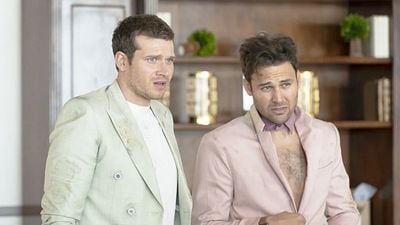 image de la news 9-1-1 sur M6 : Eddie et Buck bientôt en couple ? Les comédiens répondent aux fans