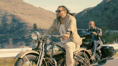 image de la news Dave Bautista + Jason Momoa : premières images du film qui s'annonce immanquable pour les fans de cinéma d'action !