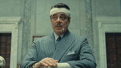 image de la news Premières images : Benicio del Toro + Scarlett Johansson + Tom Hanks... The Phoenician Scheme, le nouveau film événement de Wes Anderson au casting impressionnant !
