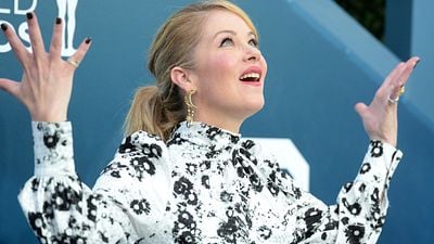 image de la news Christina Applegate : 5 choses à savoir sur la star de Dead to Me