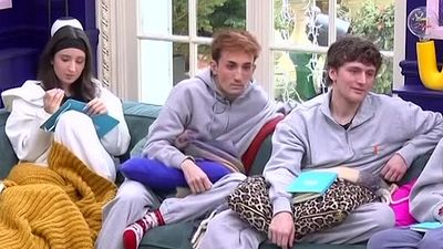 image de la news Exclu. Star Academy : on sait ce que les candidats écrivent sur leur carnet pendant les débriefs de Marlène Schaff