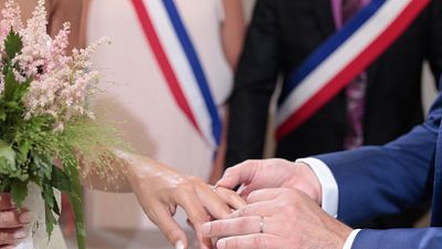 image de la news Les Cinquante saison 2 : une candidate emblématique de Mariés au premier regard au casting… avec sa fille !