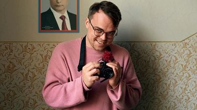 image de la news Il a réalisé ce film au péril de sa vie : Mr. Nobody Against Putin est le premier grand film de ce début d'année et il va vous impressionner