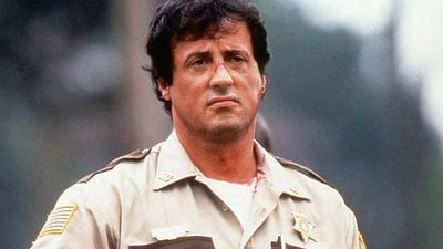 image de la news "L'expérience en valait vraiment la peine" : il y a 30 ans, Stallone a accepté de jouer gratuitement dans l'un des meilleurs polars de tous les temps pour casser son image de star du cinéma d'action