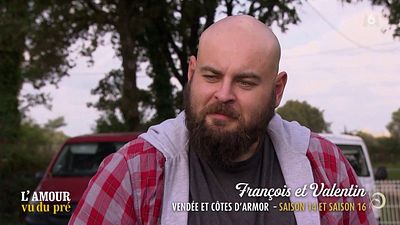 image de la news L'amour est dans le pré : "Parlons un petit peu d'elle", Valentin se confie comme rarement sur sa compagne Laura