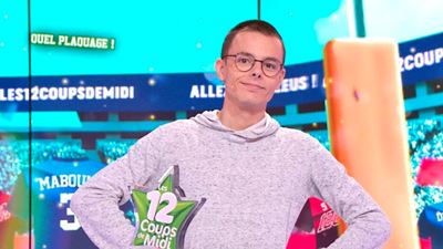 Emilien explique pourquoi il n'achètera aucun cadeau à sa petite amie Jessica avec l'argent gagné dans Les 12 Coups de midi