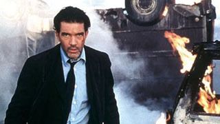 image de la news Antonio Banderas se lance dans la moto...