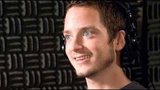 image de la news Elijah Wood troque son anneau pour un homme-chien