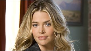 image de la news Denise Richards intègre le "Blue Mountain State"