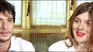image de la news Valérie Donzelli et Jérémie Elkaïm, "main dans la main" [VIDEO]