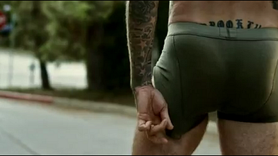 image de la news David Beckham se déshabille pour Guy Ritchie ! [VIDEO]