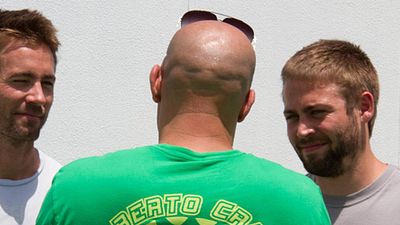 image de la news Vin Diesel pose avec les frères de Paul Walker sur le plateau de Fast & Furious 7