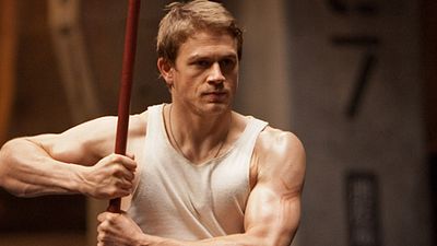 image de la news Charlie Hunnam: après Sons of Anarchy, il sera le Roi Arthur de Guy Ritchie