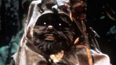 image de la news Star Wars 7 : Warwick Davis, alias l'Ewok Wicket, de retour !
