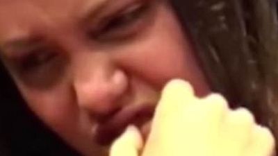 image de la news Découvrez la vidéo bluffante d'Angelina Jolie à 25 ans en cours de théâtre