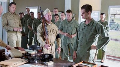 image de la news Andrew Garfield dirigé par Mel Gibson : première photo d'Hacksaw Ridge !