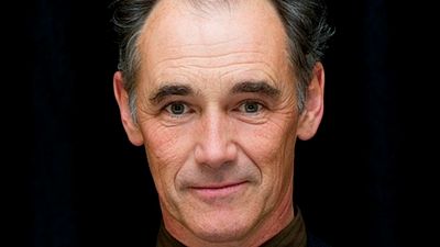 image de la news Qui est Mark Rylance, l'espion russe qui fait face à Tom Hanks dans Le Pont des Espions de Steven Spielberg ?