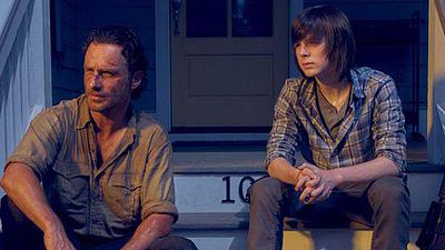 image de la news The Walking Dead : une invasion de fans zombies sur le tournage...