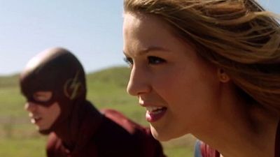 image de la news Flash et Supergirl se taquinent dans le teaser du cross-over