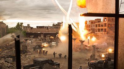 image de la news Transformers 5 : Michael Bay fait tout péter sur le tournage
