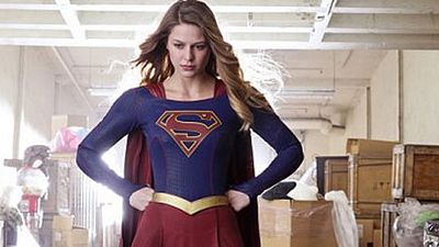 image de la news Supergirl : l'héroïne prend la pose aux côtés de l'ex Wonder Woman