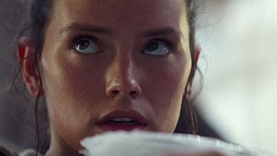image de la news Star Wars : J.J. Abrams explique le flash-back de Rey dans "Le Réveil de la Force"
