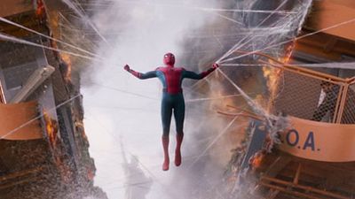 image de la news Bande-annonce : Spider-Man affronte le Vautour Michael Keaton dans Homecoming