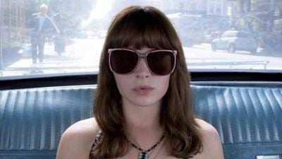 Girlboss : Britt Robertson méconnaissable sur la première photo de la série Netflix