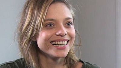 image de la news Falling Water selon Lizzie Brocheré : "Plus réaliste qu'Inception, plus dans le conte que Mr Robot"