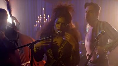 image de la news Sandy Wexler : Jennifer Hudson donne de la voix dans un extrait du prochain Adam Sandler