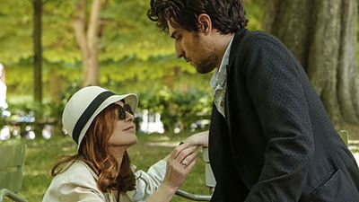 image de la news Les Fausses Confidences sur Arte : Louis Garrel sous le charme d’Isabelle Huppert