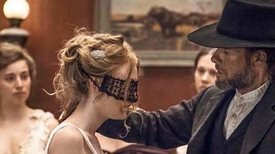 image de la news Brimstone : le western choc avec Dakota Fanning et Guy Pearce se dévoile en 3 extraits