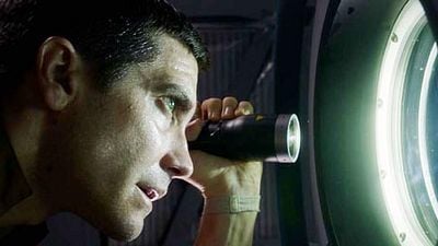 image de la news 5 vidéos de Life – origine inconnue : Jake Gyllenhaal et Ryan Reynolds confrontés à un extraterrestre