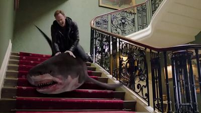 image de la news Sharknado 5 met le bazar chez la Reine d'Angleterre dans la bande-annonce