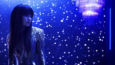 image de la news Bruno Mars fait fondre Zendaya dans le clip de Versace On The Floor