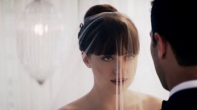 image de la news 50 Nuances plus claires : mariage en vue dans le teaser et l'affiche du dernier volet de la saga