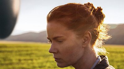 image de la news Premier Contact sur OCS Max : pourquoi la fin du film a-t-elle été changée après la sortie d'Interstellar ?