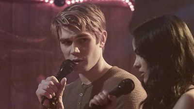 image de la news Riverdale : un épisode musical à la sauce Carrie bientôt au programme de la saison 2
