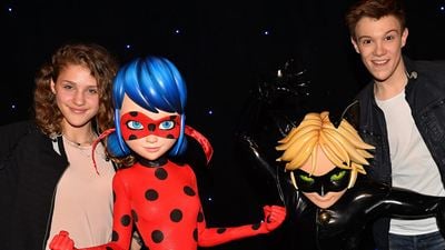 Miraculous : Ladybug et Chat Noir entrent au Musée Grévin en présence de Lou Jean et Lenni-Kim 