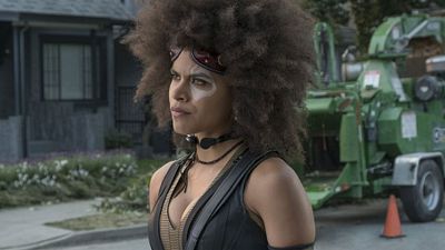 image de la news Joker : Todd Phillips dévoile la première photo de Zazie Beetz sur le tournage