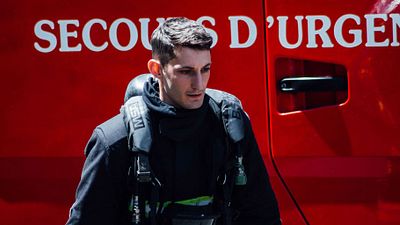 image de la news Sauver ou périr - Pierre Niney : "Je voulais me donner à 200 % dans cette histoire"