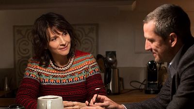 image de la news Bande-annonce Doubles Vies : déboires sentimentaux et professionnels pour Juliette Binoche et Guillaume Canet