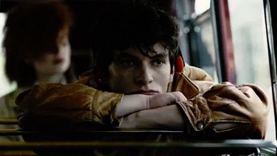 image de la news Black Mirror Bandersnatch : après les "easter eggs", le réalisateur révèle l'existence de "golden eggs" dans l'épisode !