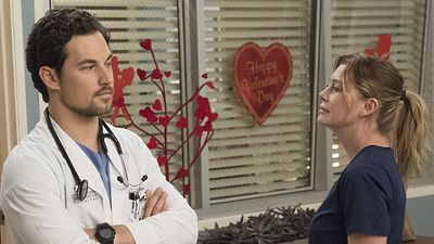 image de la news Grey's Anatomy saison 15 : Meredith refuse de choisir entre DeLuca et Link dans le teaser de l'épisode 12