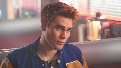 image de la news Riverdale saison 3 : Kevin passe du côté obscur dans le teaser de l'épisode 14