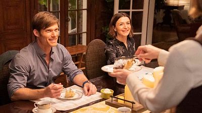 image de la news Grey's Anatomy saison 15 : réunion de famille chez les Shepherd dans le teaser l'épisode 21