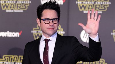 image de la news Star Wars 9 : J.J. Abrams explique pourquoi il a recruté le scénariste de Justice League