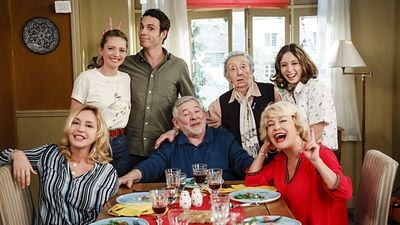 image de la news En Famille saison 8 : saut dans le temps, intrigue feuilletonnante... ce qui vous attend cet été sur M6