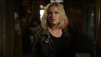 image de la news The 100 saison 6 : le vaisseau de Clarke en grand danger dans le teaser de l'épisode 10